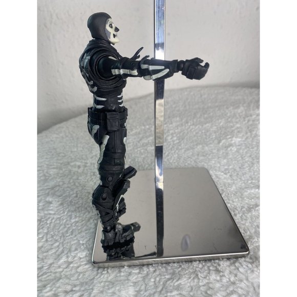 McFarlane Fortnite Green Glow Skull Trooper 7" Glow in the Dark Action Figure - Picture 4 of 11